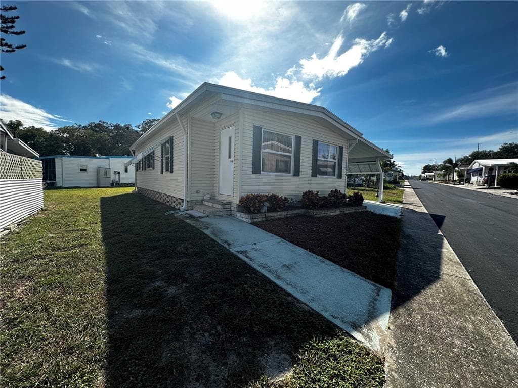 21 FRANGIPANI CIRCLE LARGO, FL 33770