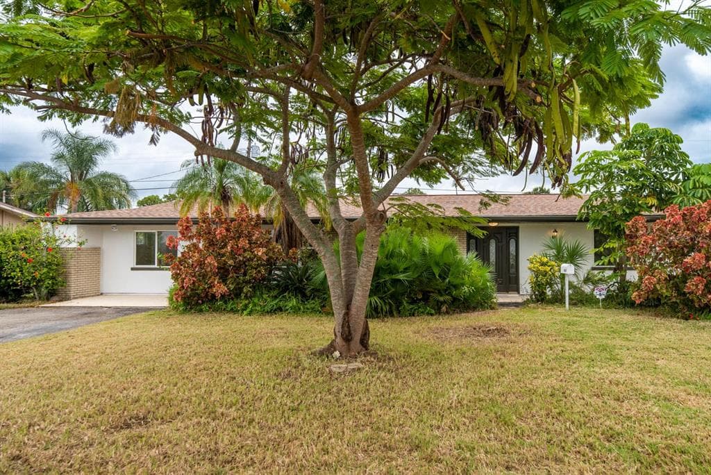 5028 42ND STREET S ST PETERSBURG, FL 33711