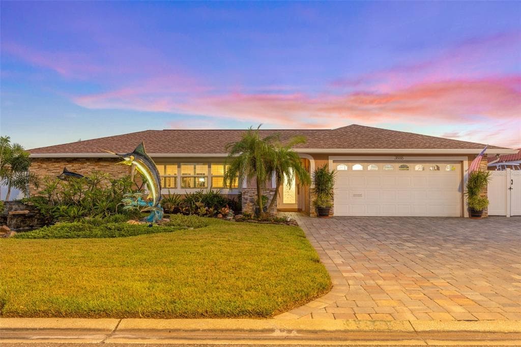 3888 46TH AVENUE S ST PETERSBURG, FL 33711