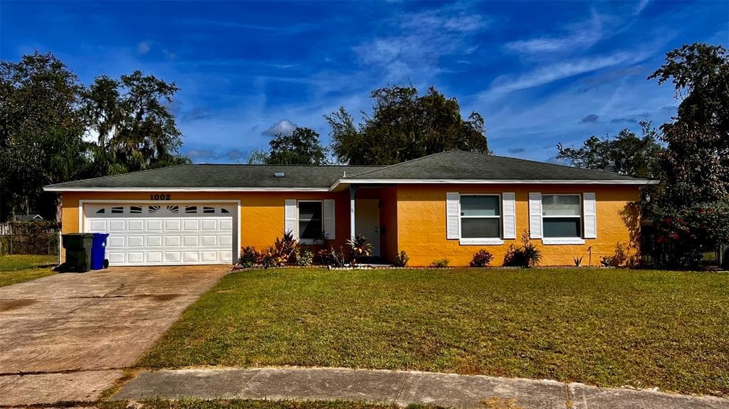 1002 SARAH LEE LANE