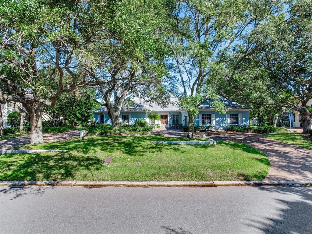 4905 LYFORD CAY ROAD TAMPA, FL 33629
