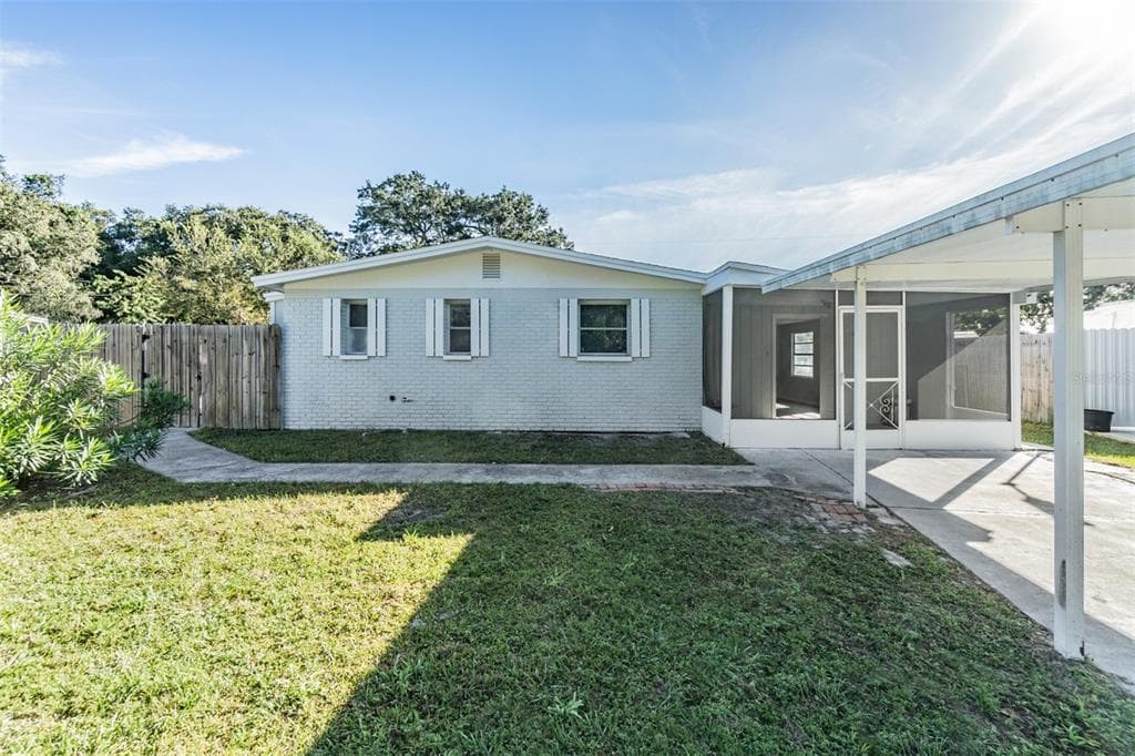 4611 BURKETT CIRCLE TAMPA, FL 33634