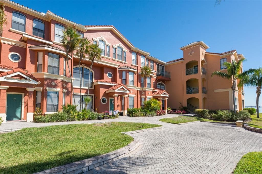 2717 VIA CIPRIANI UNIT 615B CLEARWATER, FL 33764