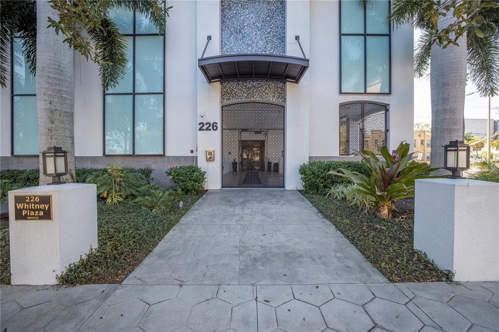 226 5TH AVENUE N UNIT M-06 ST PETERSBURG, FL 33701