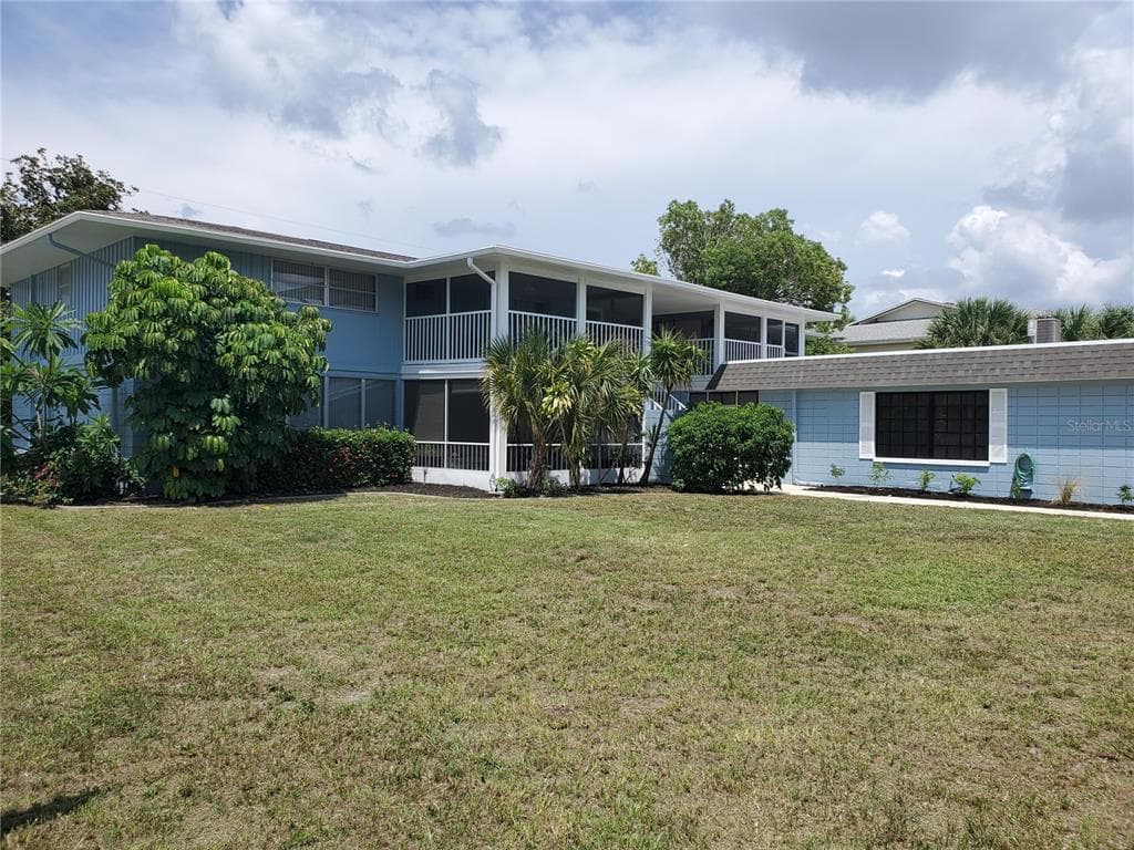 3075 LOS ALTOS DRIVE UNIT B BELLEAIR BLUFFS, FL 33770