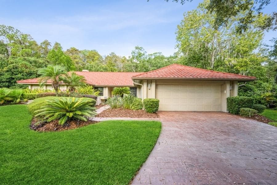 5702 AINSWORTH COURT W TAMPA, FL 33647