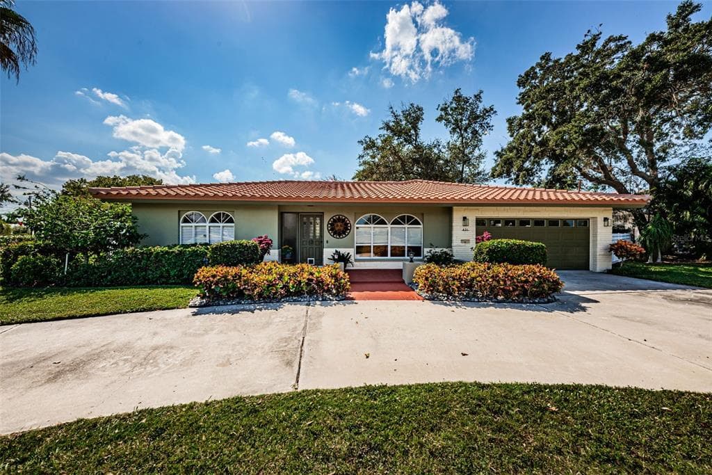 431 WINDWARD PASSAGE CLEARWATER, FL 33767