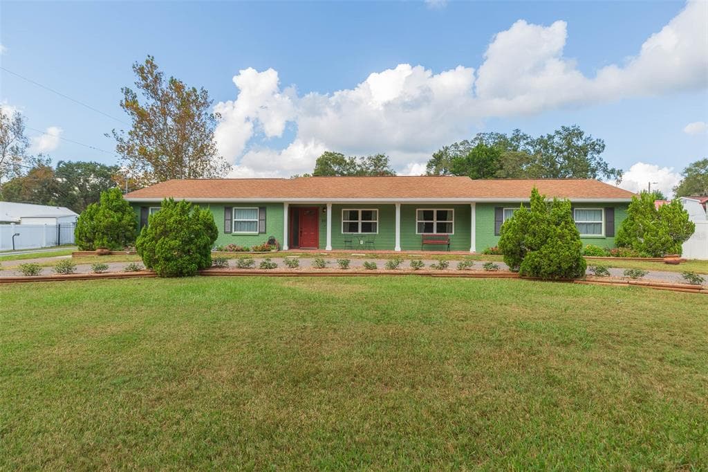 303 W WHEELER ROAD SEFFNER, FL 33584