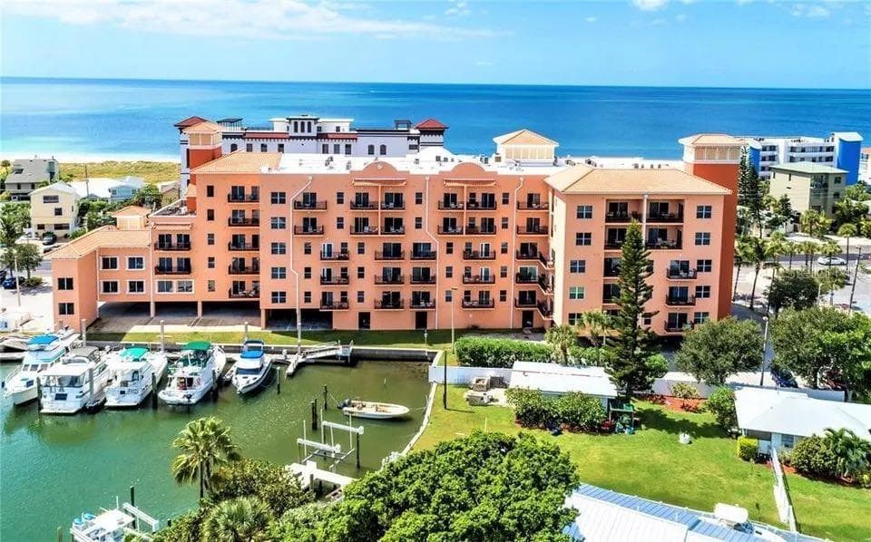 13235 GULF BLVD UNIT 211