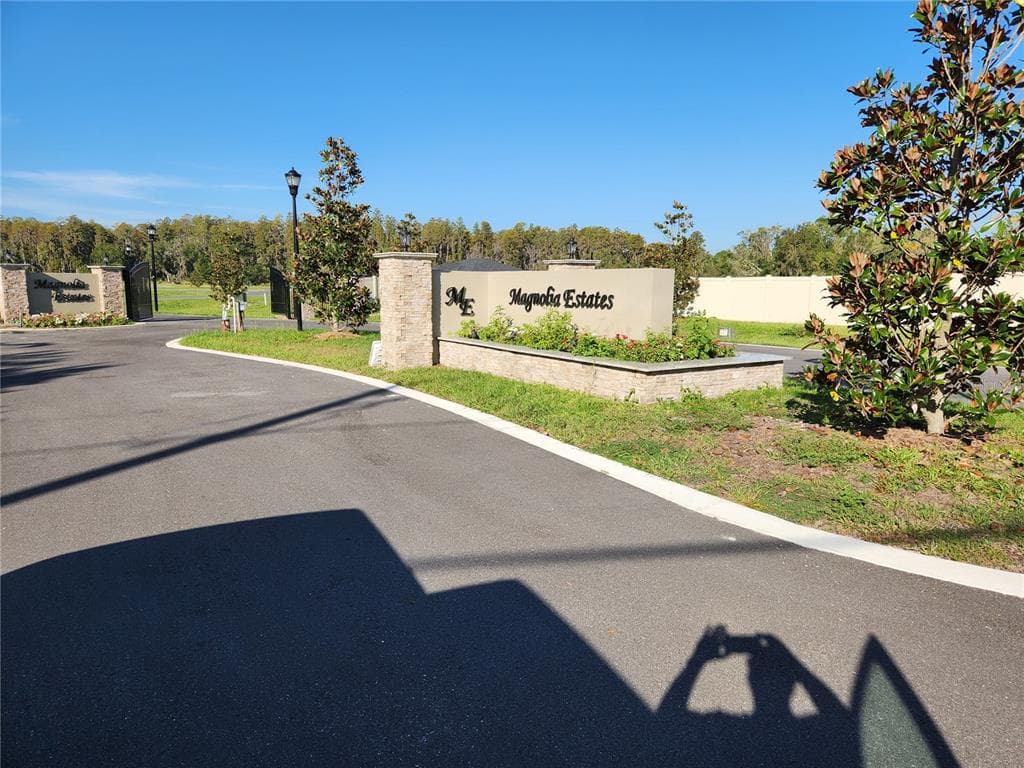 262 MAGNOLIA ACRES COURT LUTZ, FL 33549