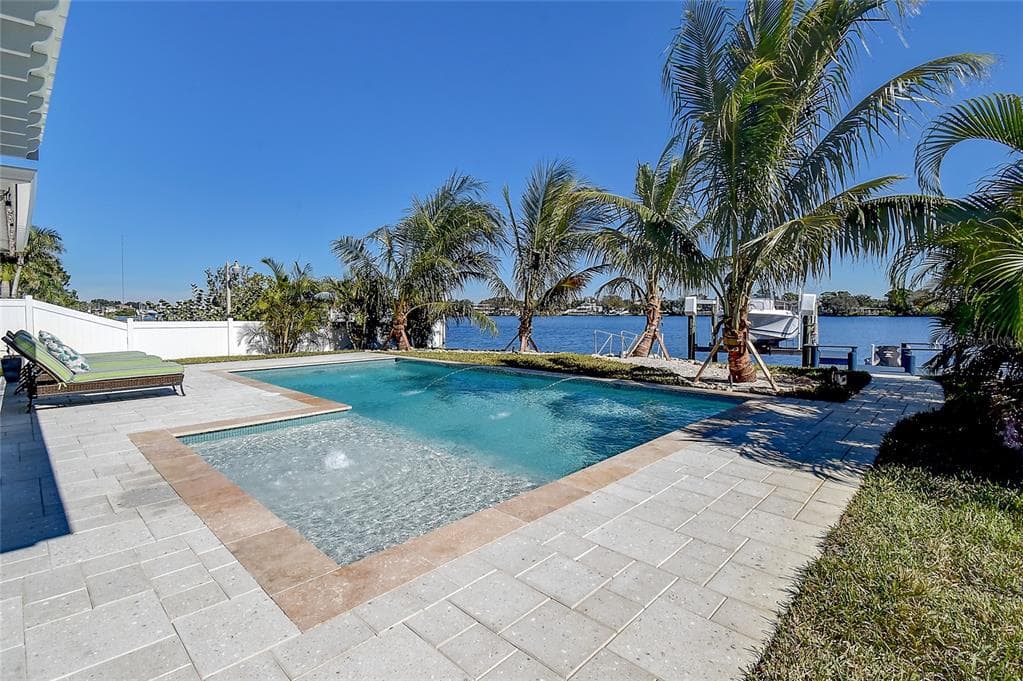 658 BAYSHORE DRIVE