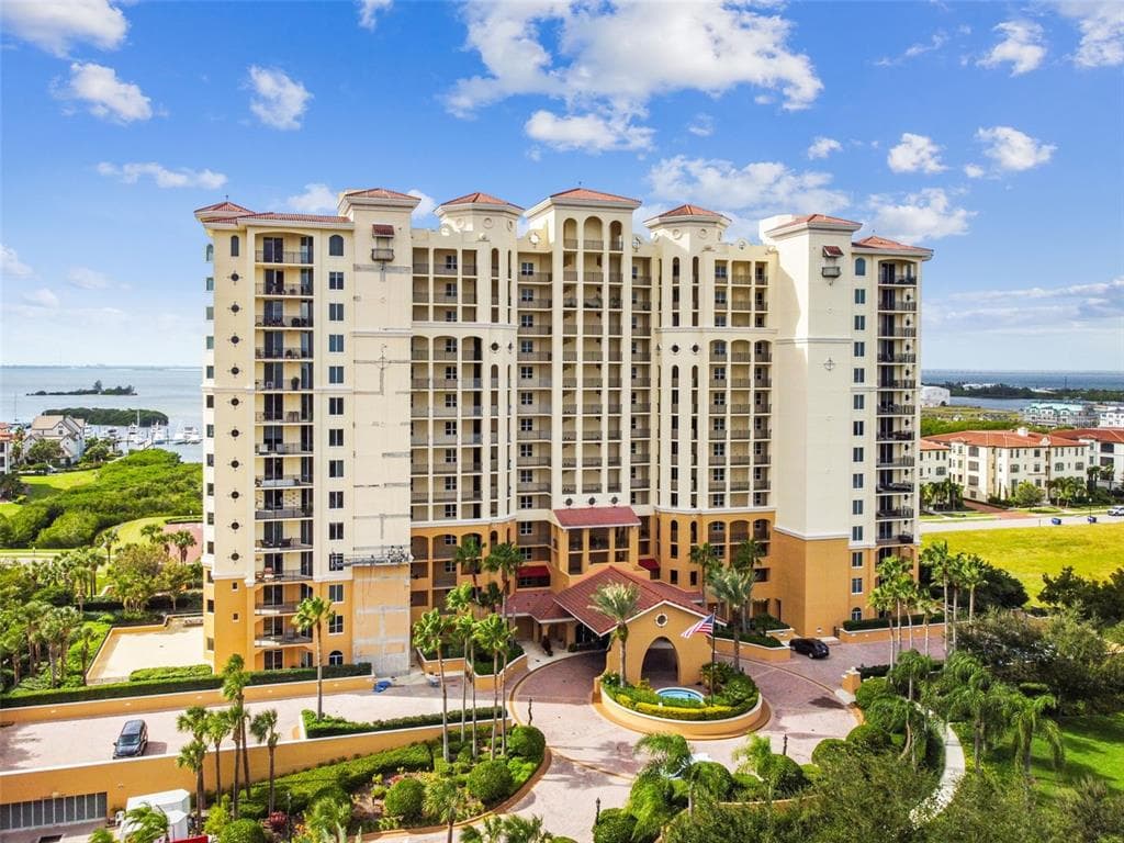 5823 BOWEN DANIEL DRIVE UNIT 403 TAMPA, FL 33616