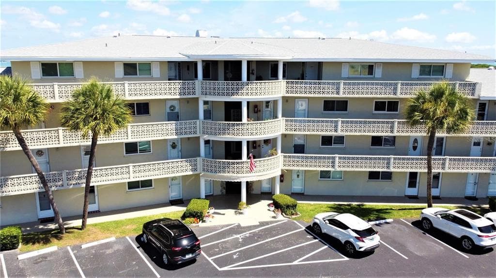 280 126TH AVENUE UNIT 104 TREASURE ISLAND, FL 33706