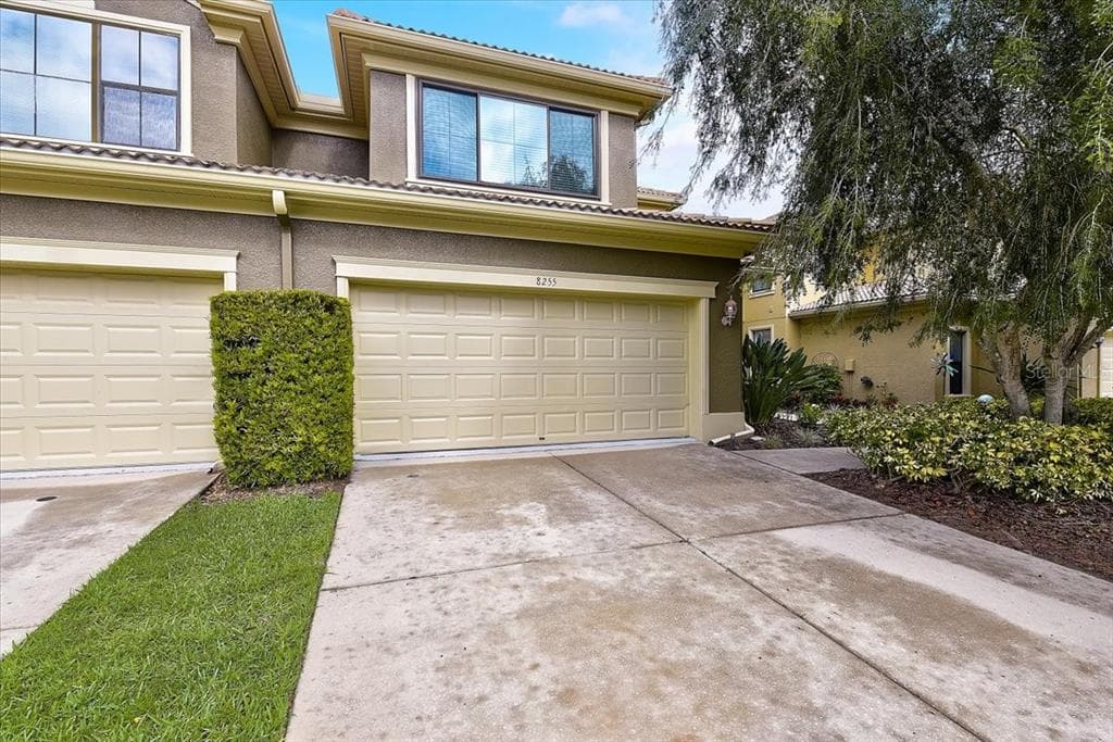8255 ACADIAN LANE SEMINOLE, FL 33777