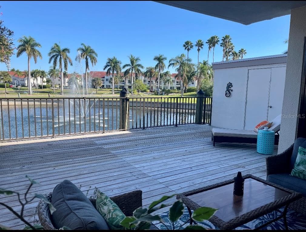 6294 BAHIA DEL MAR CIRCLE UNIT 113 ST PETERSBURG, FL 33715