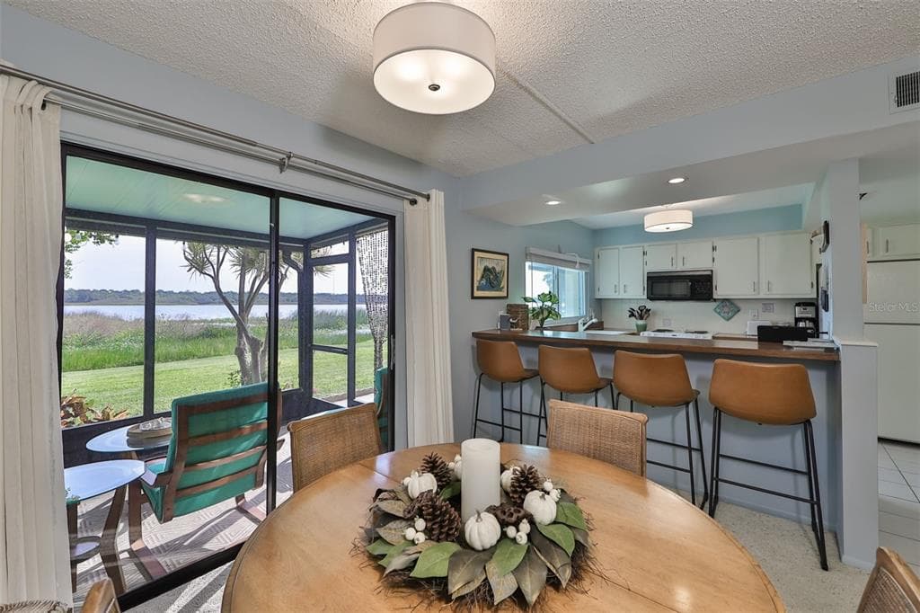 9209 SEMINOLE BOULEVARD UNIT 128