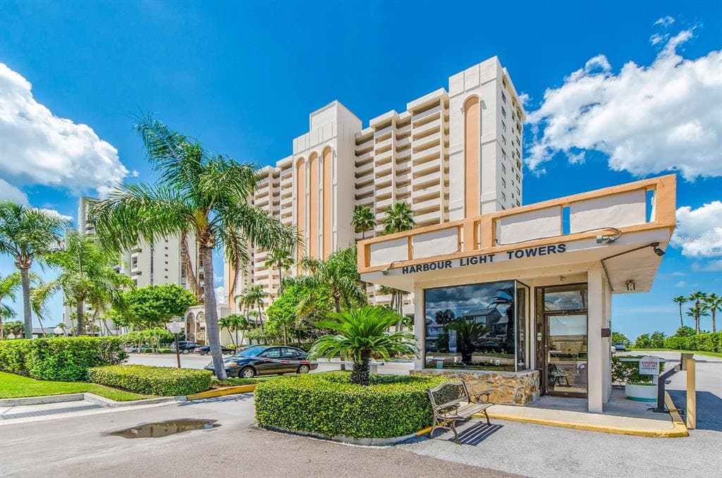1270 GULF BOULEVARD UNIT 806 CLEARWATER, FL 33767