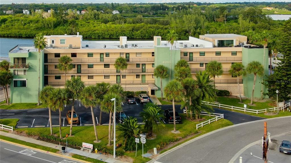 18201 GULF BOULEVARD UNIT 201 REDINGTON SHORES, FL 33708