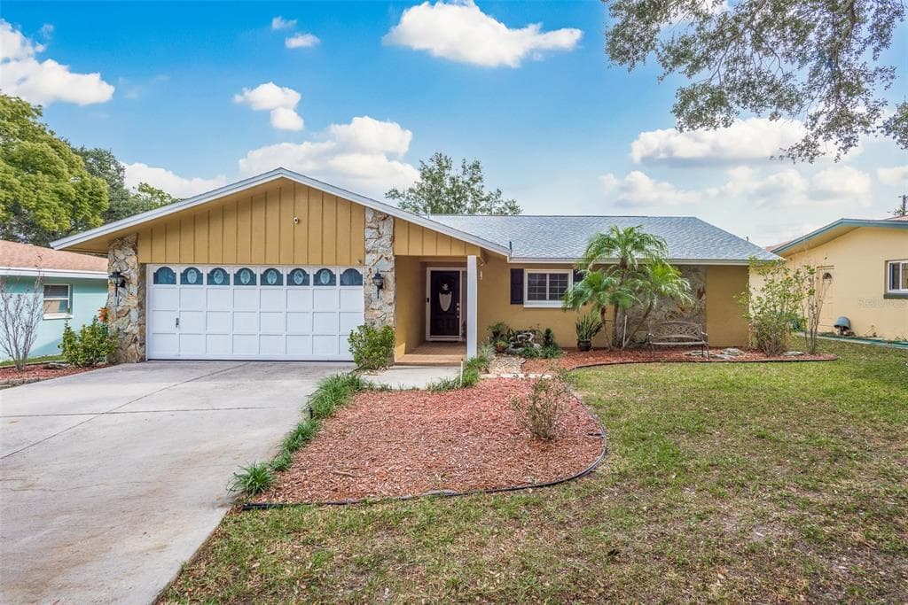 831 BERKLEY PLACE