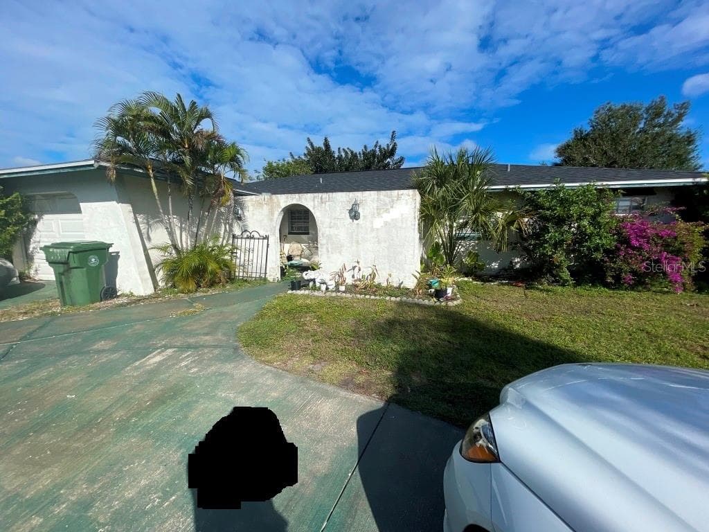 2710 21ST AVENUE W BRADENTON, FL 34205