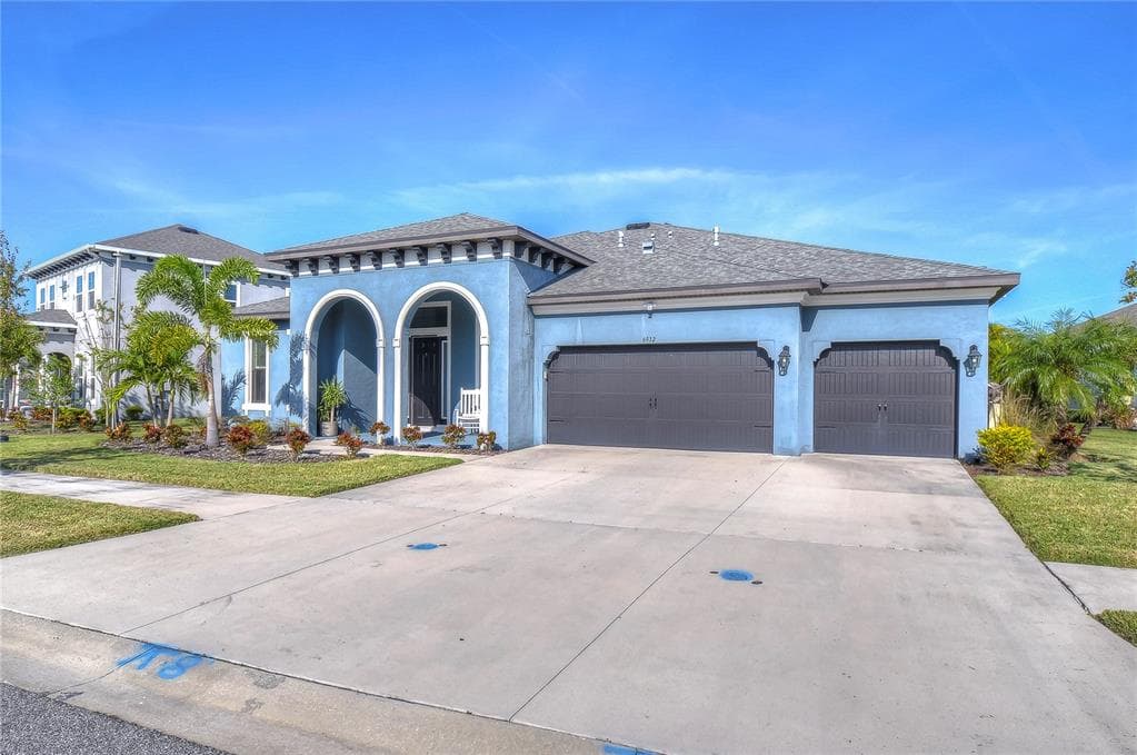 6932 CRESTPOINT DRIVE