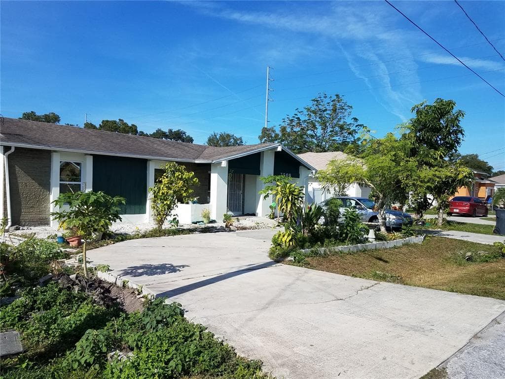 7508 N SAINT PETER AVENUE TAMPA, FL 33614