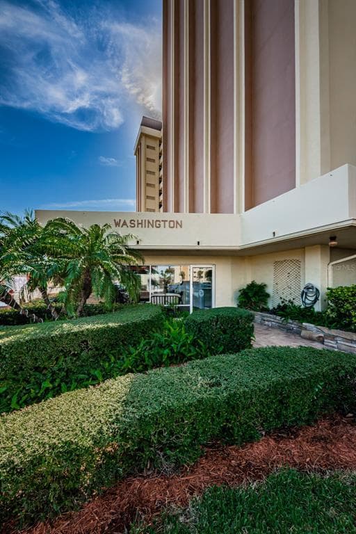 4550 COVE CIRCLE UNIT 1206 ST PETERSBURG, FL 33708