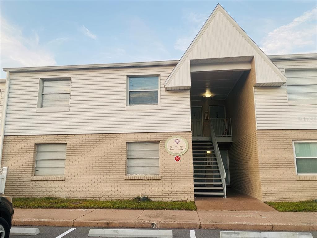 7210 N MANHATTAN AVENUE UNIT 923 TAMPA, FL 33614
