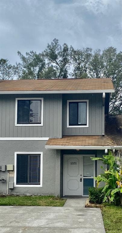 10131 LAKE OAK CIRCLE