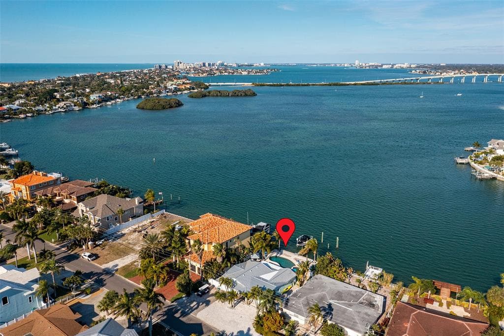 316 HARBOR DRIVE