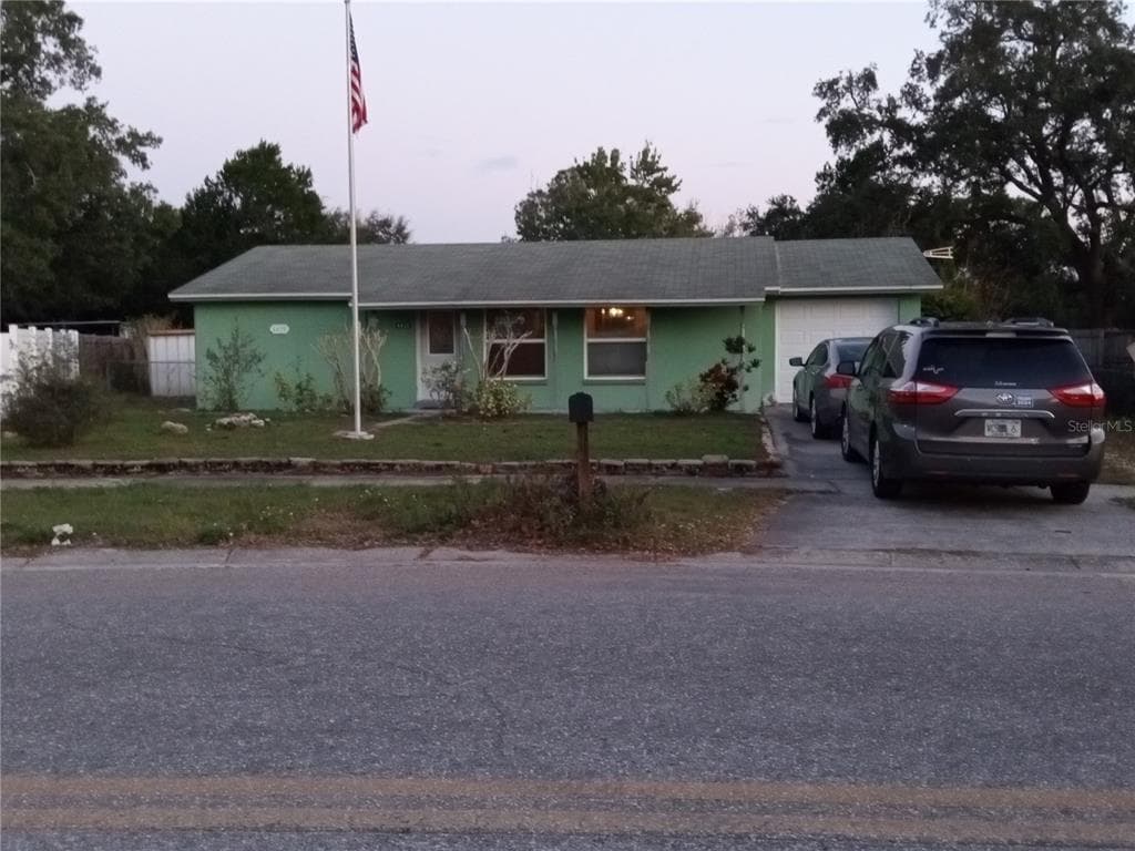 6439 EDEN LANE TAMPA, FL 33634