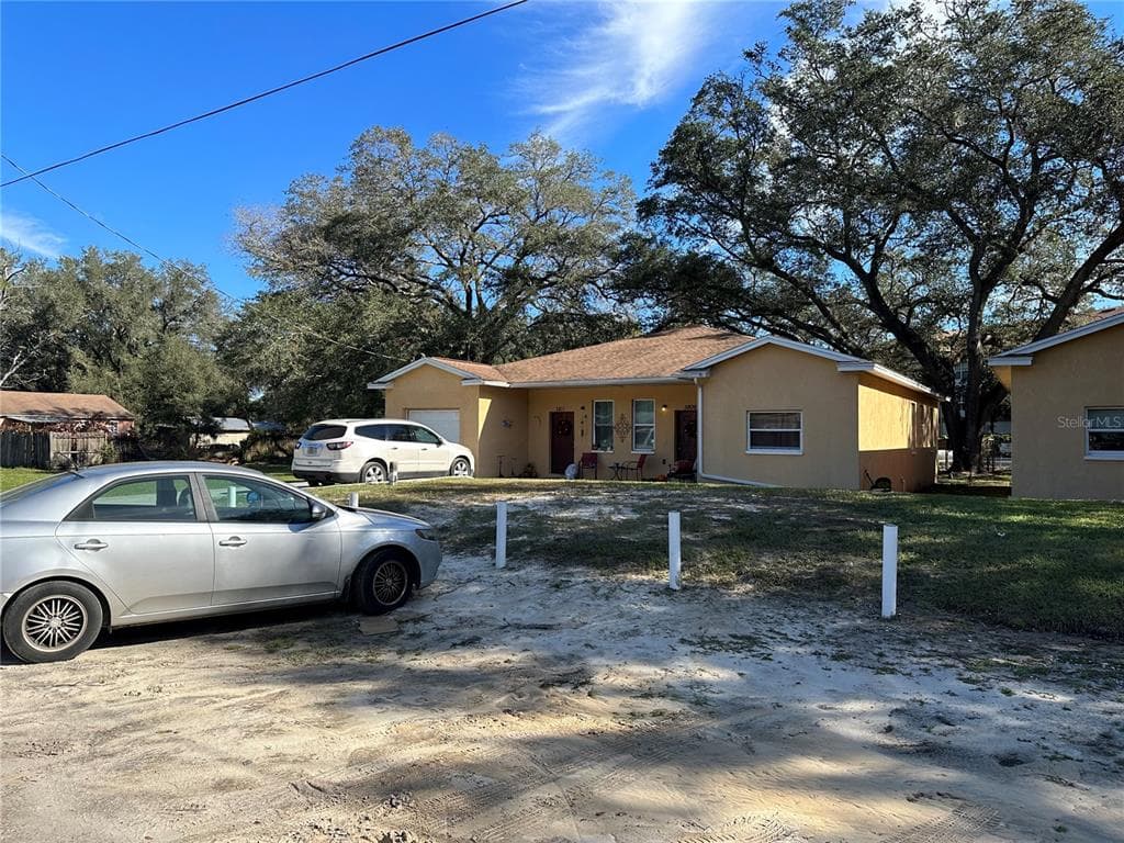 3809/3811 VALLEY TREE DRIVE TAMPA, FL 33610