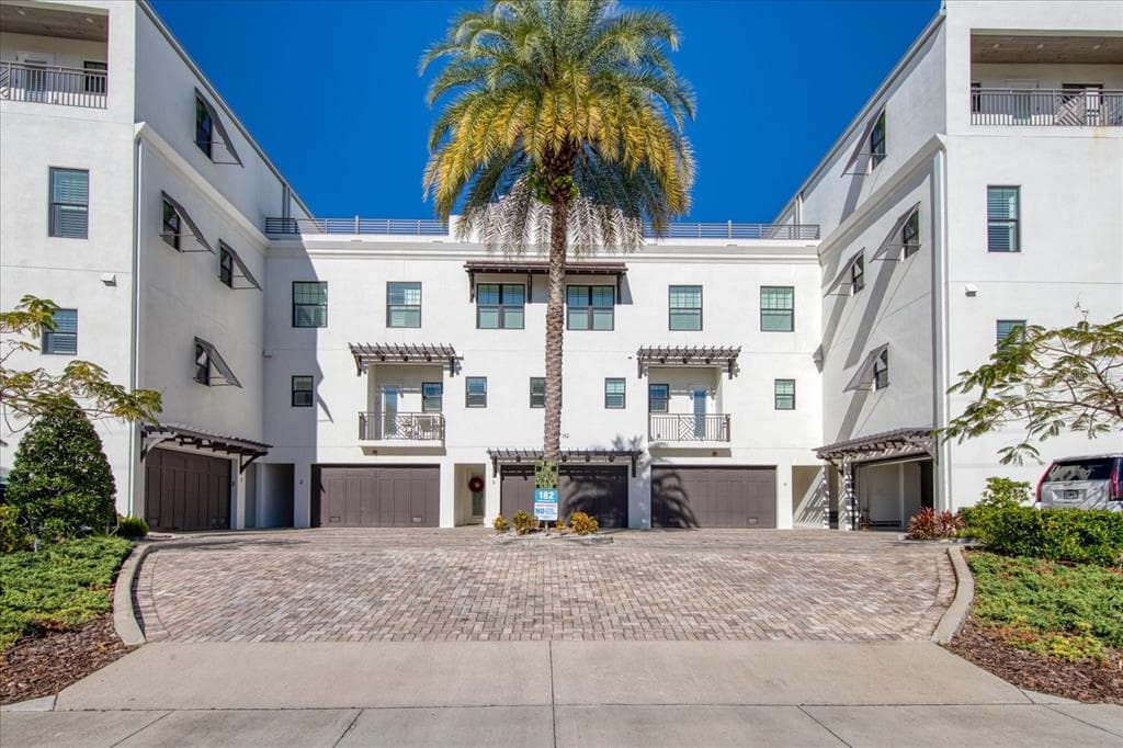 182 BRIGHTWATER DRIVE UNIT 1