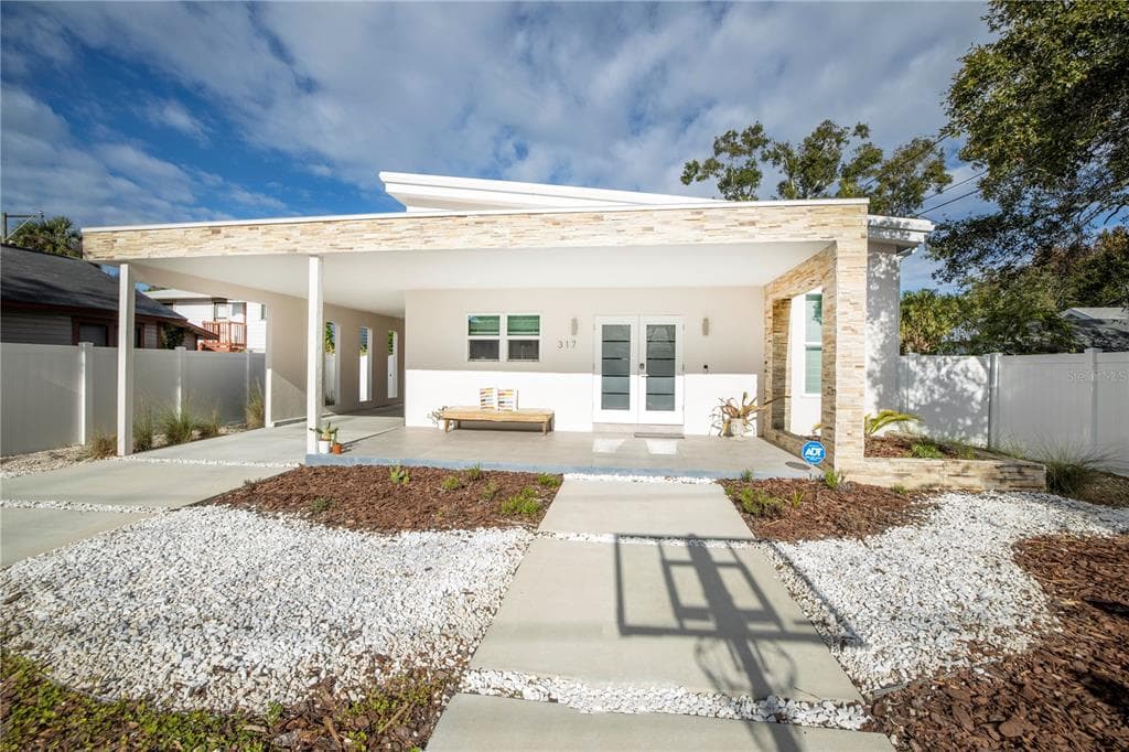 317 INDIANA COURT S ST PETERSBURG, FL 33705