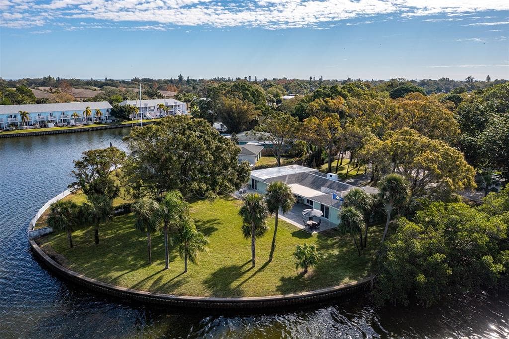 2 SEA LANE S ST PETERSBURG, FL 33705