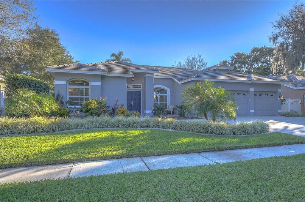 9325 WELLINGTON PARK CIRCLE