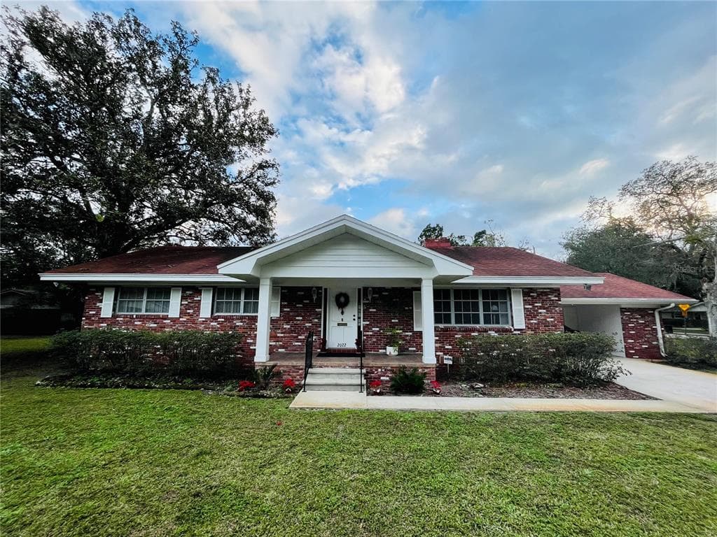 2022 N VILLAGE AVENUE TAMPA, FL 33612