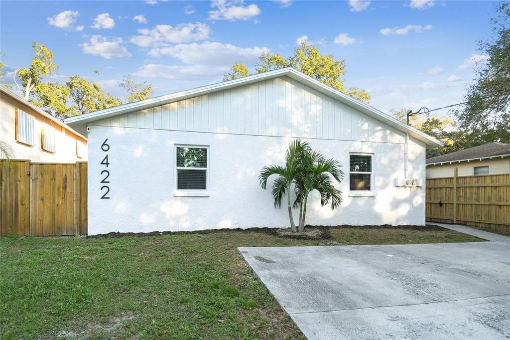 6422 S ADELIA AVENUE UNIT B TAMPA, FL 33616