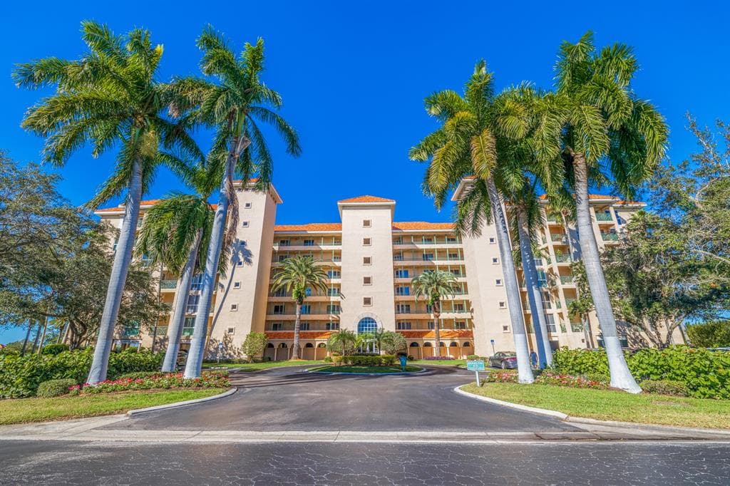 4737 DOLPHIN CAY LN S. UNIT 308