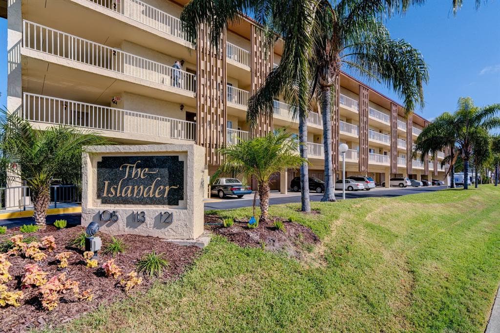 105 ISLAND WAY UNIT 115 CLEARWATER, FL 33767