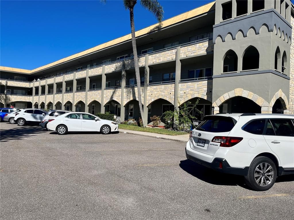 2462 BRAZILIA DRIVE UNIT 82 CLEARWATER, FL 33763
