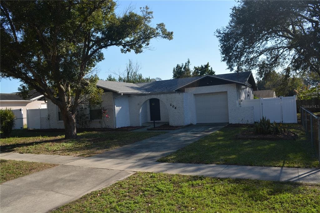 206 W WHEELER ROAD