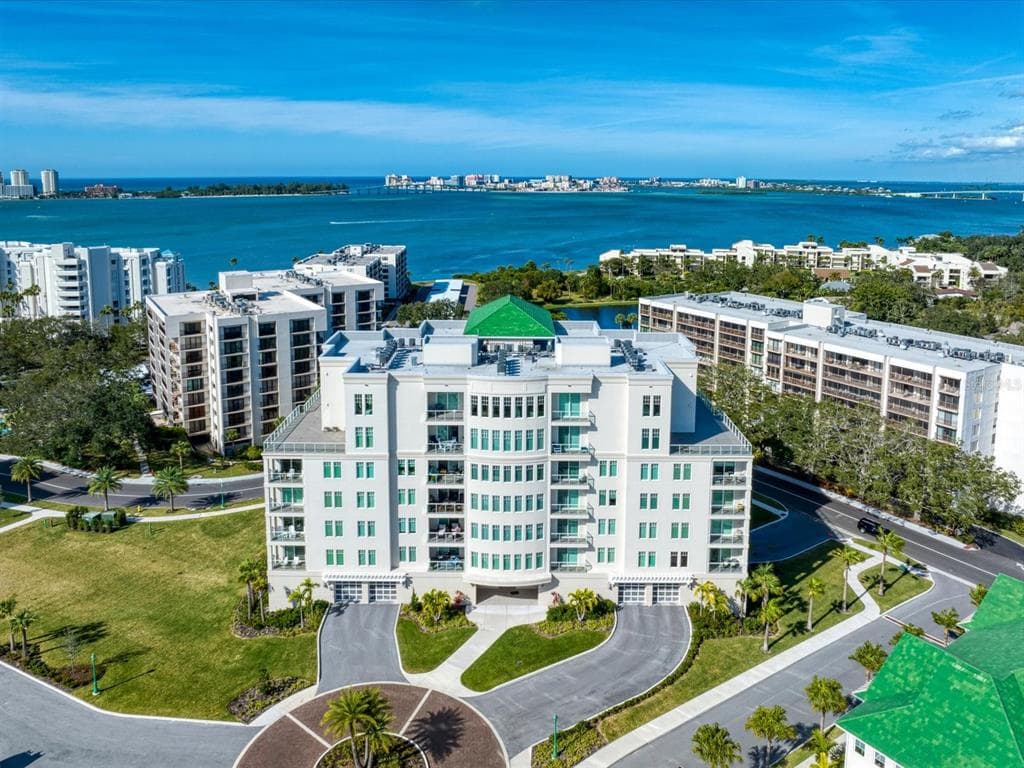 8 PALM TERRACE UNIT 703 BELLEAIR, FL 33756