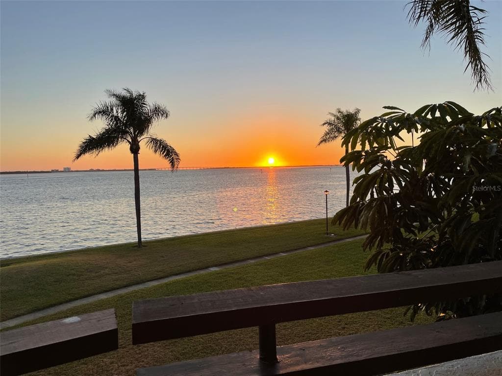113 1ST STREET E UNIT 103 TIERRA VERDE, FL 33715
