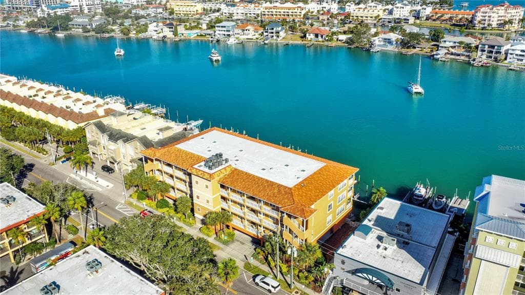 692 BAYWAY BOULEVARD UNIT 405 CLEARWATER BEACH, FL 33767