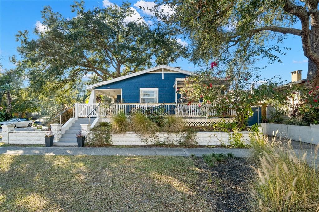 700 8TH STREET N ST PETERSBURG, FL 33701