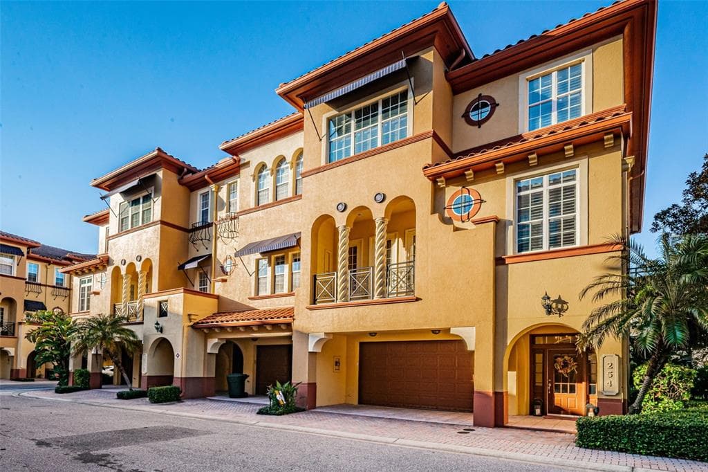254 SEAGATE COURT DUNEDIN, FL 34698