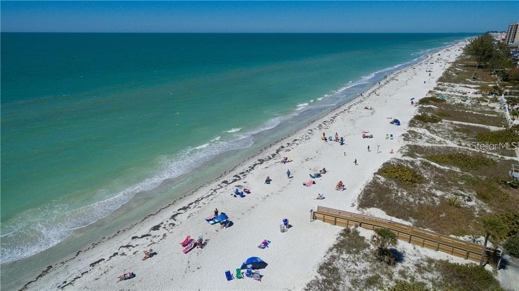 404 HIDDEN HARBOUR DRIVE INDIAN ROCKS BEACH, FL 33785
