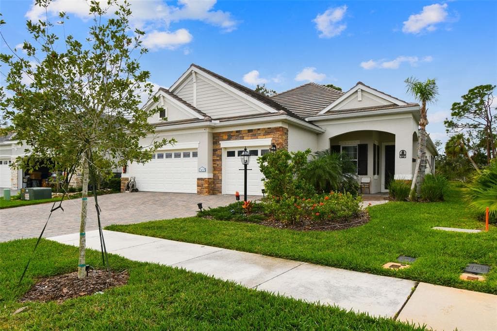 13025 STEINHATCHEE LOOP VENICE, FL 34293