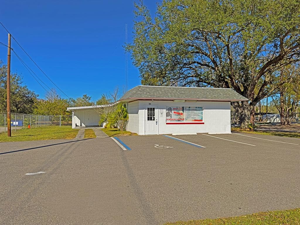 105 E LANCASTER ROAD ORLANDO, FL 32809